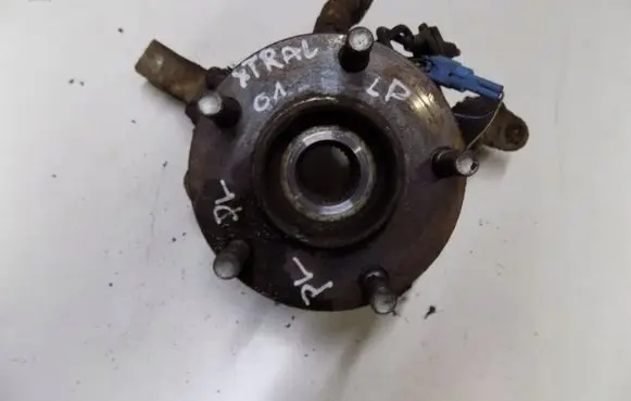 Nissan X-Trail T30 Stub axle 893724jr312