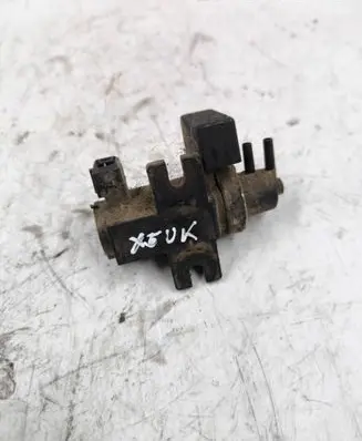 Vacuum valve