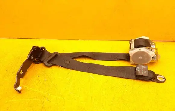 Tesla Model S Rear seatbelt 1010789-00-A
