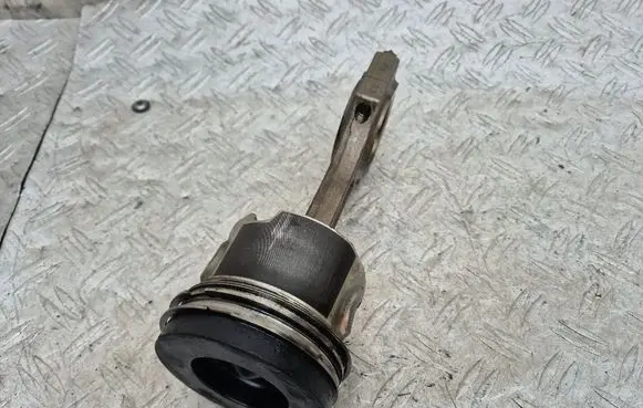 BMW 5 F10 F11 Piston with connecting rod 84L110 STP