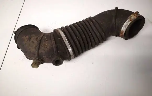 Volvo S40, V40 Air intake hose/pipe 30613584
