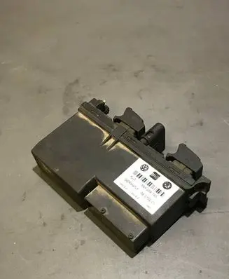Volkswagen Golf IV Electric window control switch 3B4959793 05073201