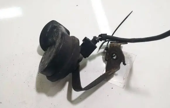 Volkswagen PASSAT B6 Horn signal E1000209