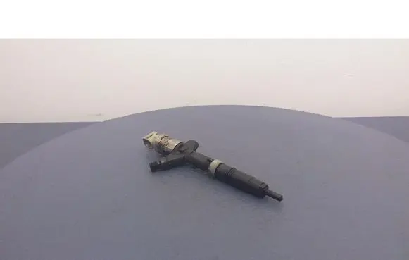 Toyota Avensis T220 Fuel injector 2367027010