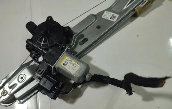 Ford C-MAX II Rear door window regulator motor AM51R27000BE