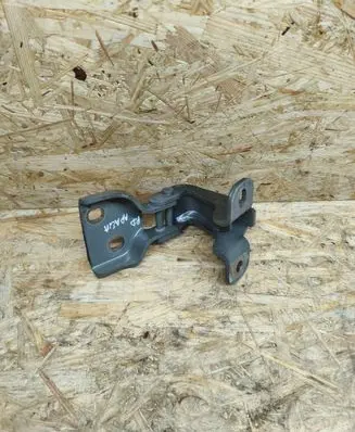 Opel Vivaro Front door lower hinge 804005400R