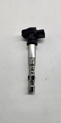 Volkswagen PASSAT B6 High voltage ignition coil 06H005115F 12429HSM L1H05751707