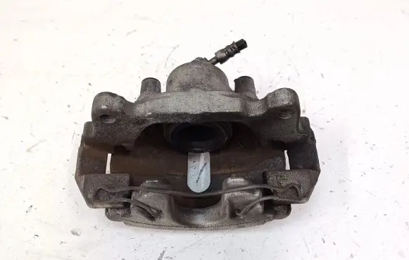 Volkswagen Jetta VI Front brake caliper