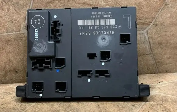 Mercedes-Benz SL R230 Door control unit/module A2308203526