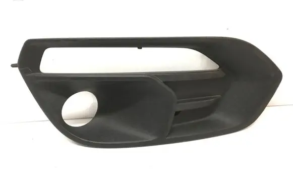 Iveco Daily 6th gen Front bumper lower grill 105802356345