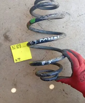 Volkswagen PASSAT B5 Front coil spring