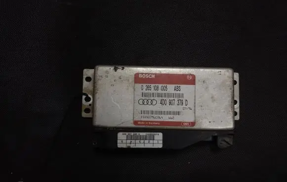 Audi A4 S4 B5 8D Engine control unit/module 4D0907379D
