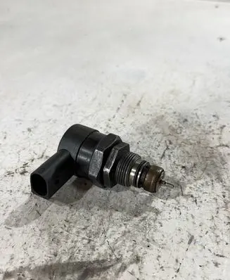 Mercedes-Benz E W211 Fuel pressure sensor A6110780449 0281002494