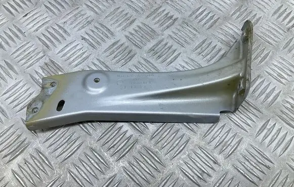 Skoda Octavia Mk3 (5E) Fender mounting bracket 5E0821141