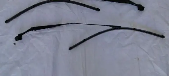 Ford Edge II Front wiper blade arm