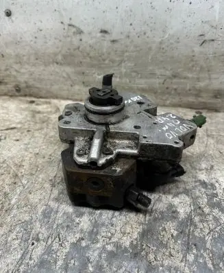Volvo XC70 Fuel injection high pressure pump 8692521 0445010111