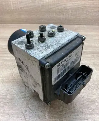 Volkswagen PASSAT B6 ABS Pump 3C0614109C