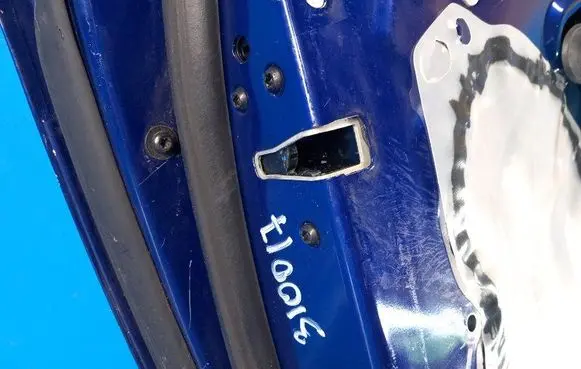 Ford Fusion II Front door lock BE8Z5426413B