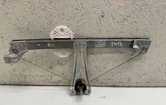 Dacia Sandero II Rear door manual window regulator 827217198R