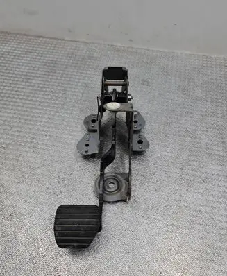 Renault Megane III Brake pedal 465010015R