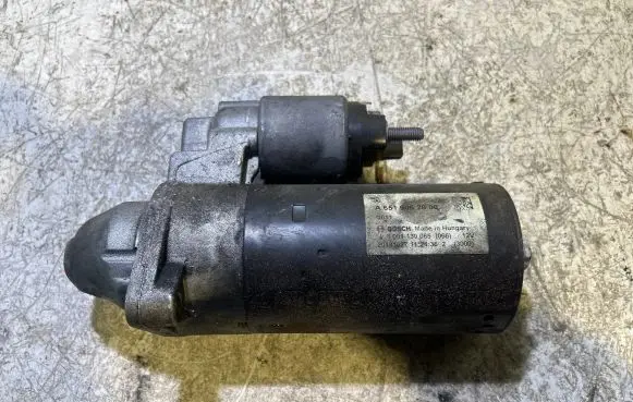 Mercedes-Benz E W212 Starter motor A6519062800 20181027 0001139065