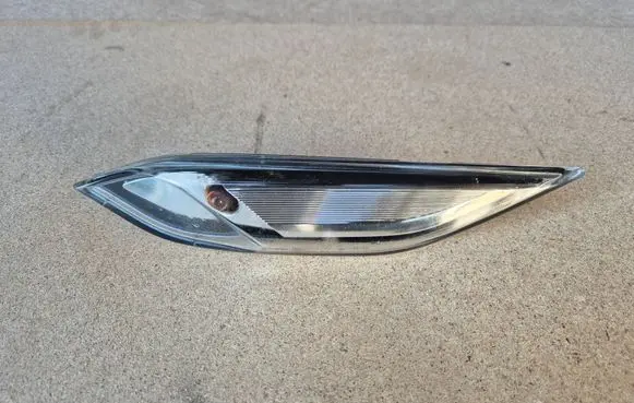 Porsche Cayenne (92A) Front fender indicator light 7P5949102