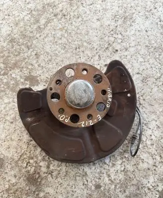 Mercedes-Benz E W212 Front wheel hub A2124201244