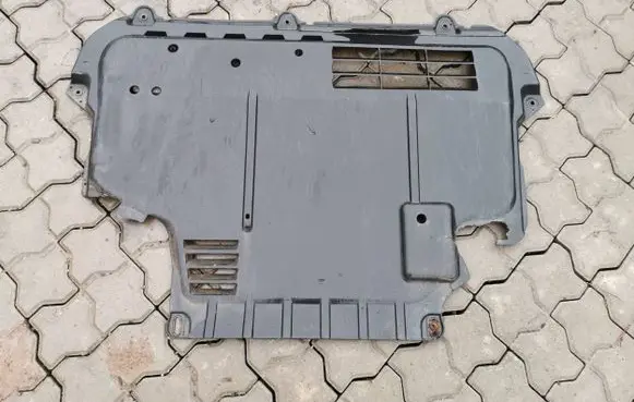 Ford Focus Engine splash shield/under tray 3M51R6P013JA