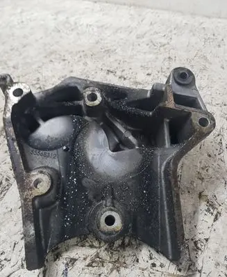 Opel Insignia A Engine mounting bracket 55568812