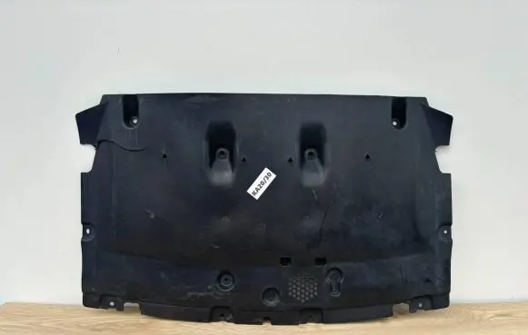 BMW 5 G60 Engine splash shield/under tray 51754A1DF07