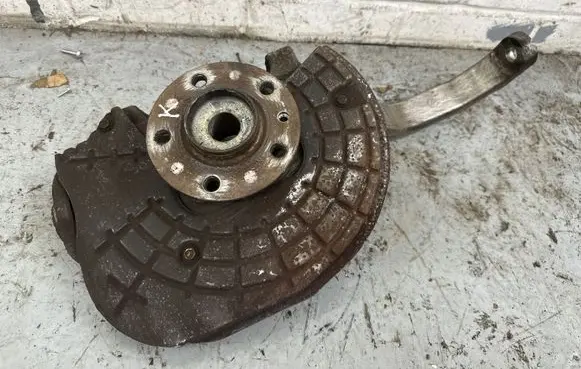 Maserati Ghibli Front wheel hub 670001805
