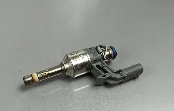 Jeep Compass Fuel injector 46338077