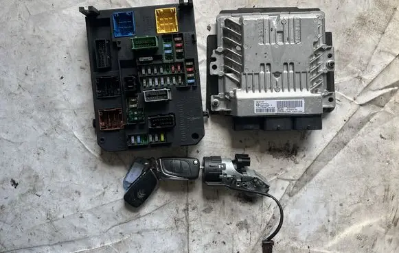 DS Automobiles 4 Engine ECU kit and lock set 9800268980 9666681180