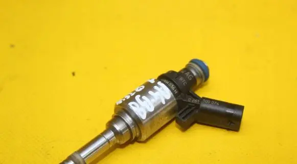 Audi A4 S4 B8 8K Fuel injector 06H906036H