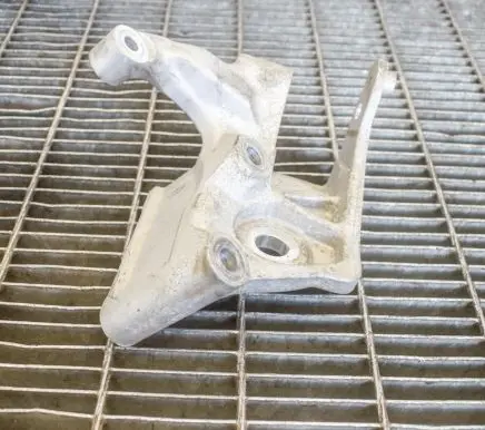 Volvo XC90 Engine mounting bracket 31430490