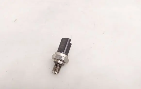 Renault Scenic III - Grand scenic III Fuel pressure sensor KA51S01