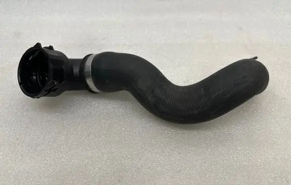 Audi A6 S6 C7 4G Engine coolant pipe/hose 4G0122101B 4G0122293M