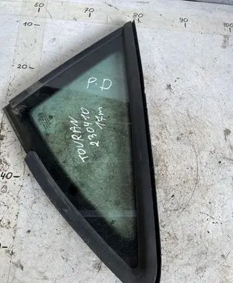 Volkswagen Touran III Front triangle window/glass 