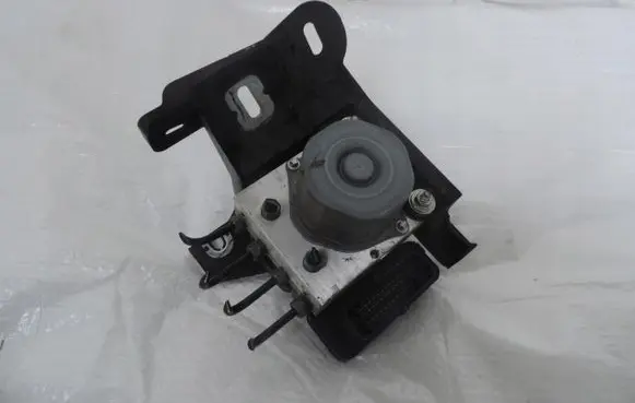 Opel Adam ABS Pump 13473390
