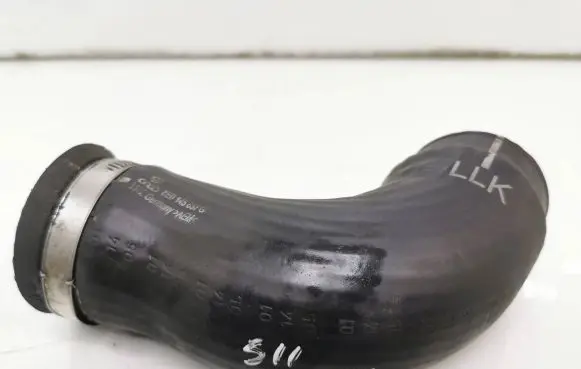 Audi A4 S4 B7 8E 8H Intercooler hose/pipe 8E0145837G