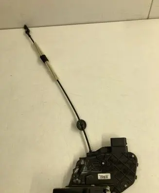 Volvo XC60 Front door lock 30799301