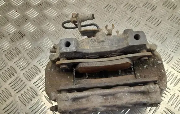 Volkswagen Touareg II Rear brake caliper 7P0615423