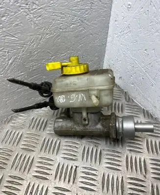 Volkswagen Golf IV Master brake cylinder 21027099