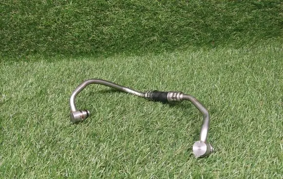 Coolant pipe/hose