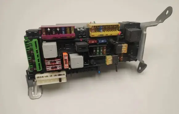 Mercedes-Benz E W212 SAM control unit A2129003822