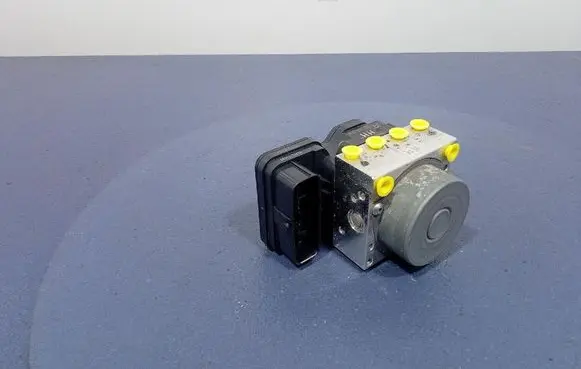 Toyota Camry ABS Pump 44510-33200