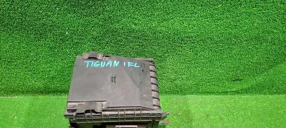 Volkswagen Tiguan Fuse module 3C0937125A 63595743