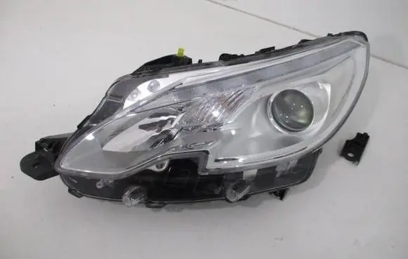 Peugeot 2008 I Headlight/headlamp 9677810180