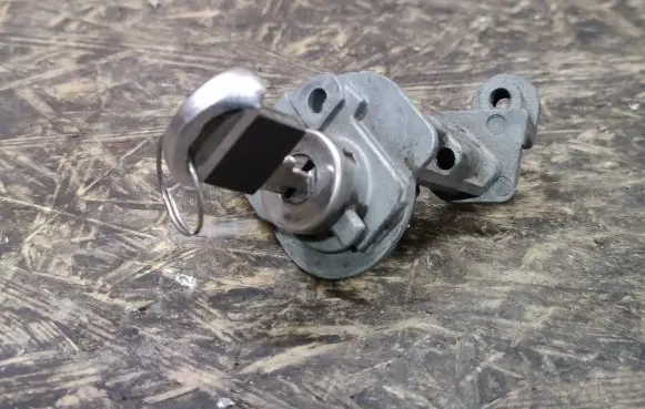 Mazda CX-9 Front door lock (next to the handle) 