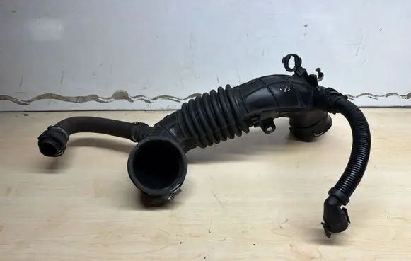 BMW 1 F20 F21 Turbo air intake inlet pipe/hose 7810745